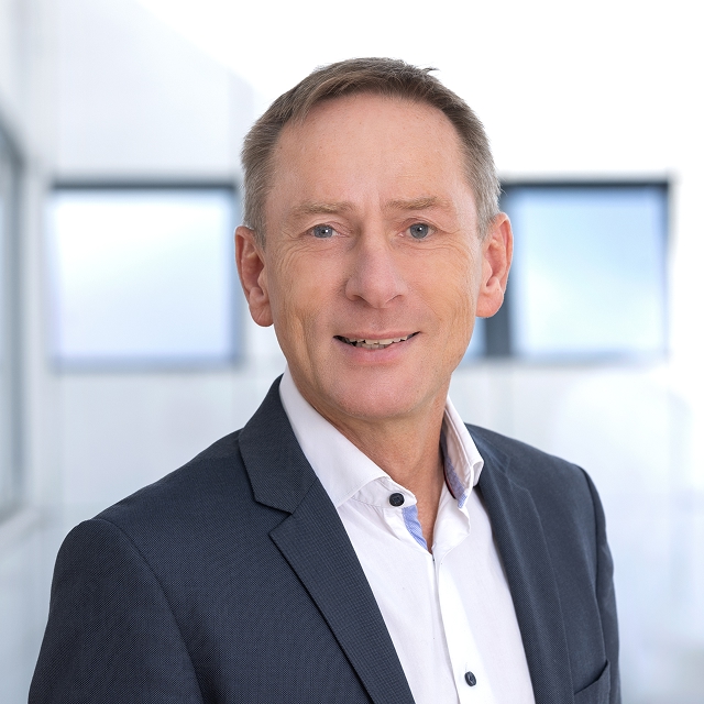 Dirk Schnelle