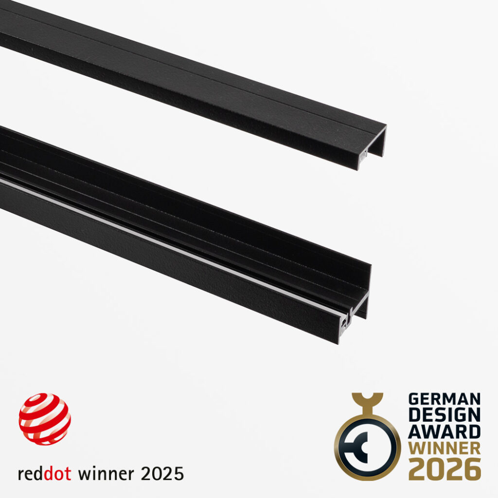 Schwarze Lichtprofile, prämiert mit den ld8177-profile-awards, zeigen innovative Designs für moderne Raumkonzepte.